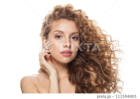Charming healthy model with natural make-up, shiny clear skin  111504003