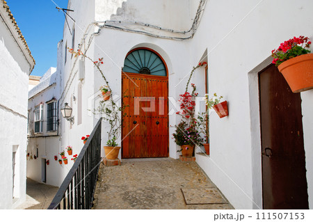 Streets of Arcos de la frontera, pueblos blancos region, Andalusia, Spain, Europe 111507153