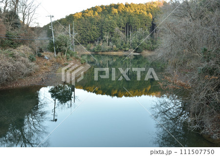喜撰山ダム ダム湖の景色 朝 喜撰山ダム ダム湖の景色 朝 111507750