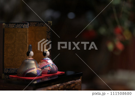 鮮やかな装飾の雛人形 ひな祭り 3月 鮮やかな装飾の雛人形 ひな祭り 3月 111508680