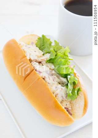 おいしいポテトサラダドッグ 111508954