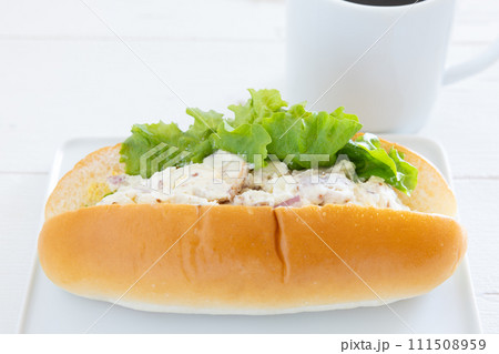 おいしいポテトサラダドッグ 111508959