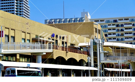 JR吹田駅前ロータリーの風景　大阪府吹田市 111509809