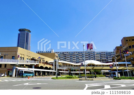 JR吹田駅前ロータリーの風景　大阪府吹田市 111509810