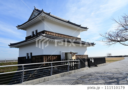 蟠龍櫓（ばんりゅうやぐら）三重県桑名市にある七里の渡しにある水門の施設 111510179