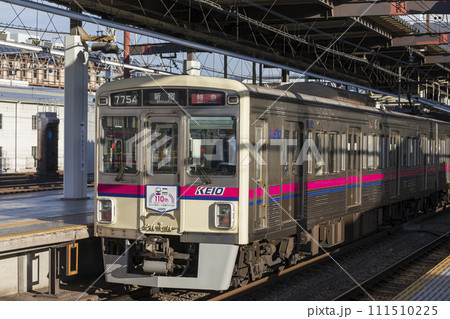 京王線　新宿行き　通勤　車体　車両基地　高幡不動駅ホーム　高幡不動検車区　高幡不動　各駅停車 111510225