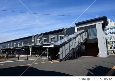 関西本線 桑名駅東口の自由通路 関西本線 桑名駅東口の自由通路 111510542