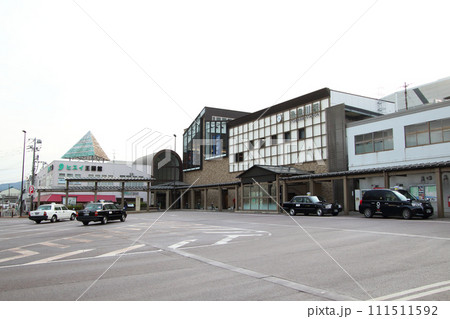 北陸新幹線 糸魚川駅(日本海口:駅舎) 北陸新幹線 糸魚川駅(日本海口:駅舎) 111511592