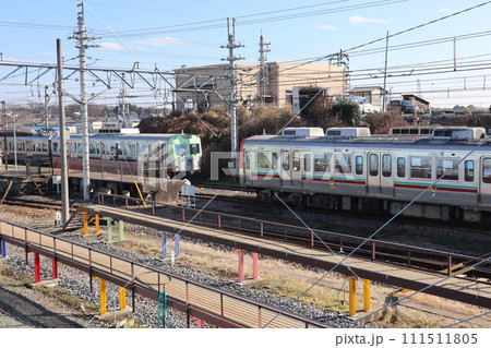 上毛電鉄上毛線 大胡駅構内に停車する電車 111511805
