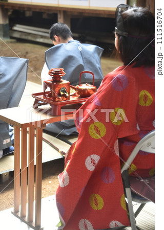 御神酒と巫女さん 御神酒と巫女さん 111516704