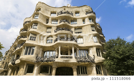 スペイン・バルセロナ 「カサ・ミラ」 / Casa Milà, Barcelona, Spain 111518066