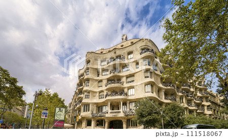 スペイン・バルセロナ 「カサ・ミラ」 / Casa Milà, Barcelona, Spain 111518067