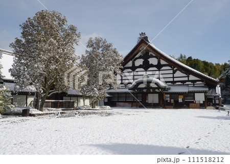 雪の東福寺　庫裏　京都市東山区 111518212