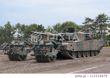 92式地雷原処理ローラ付90式戦車 111518878
