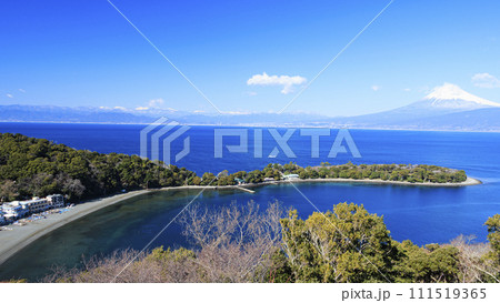 駿河湾から富士山を望む（大瀬崎） 111519365