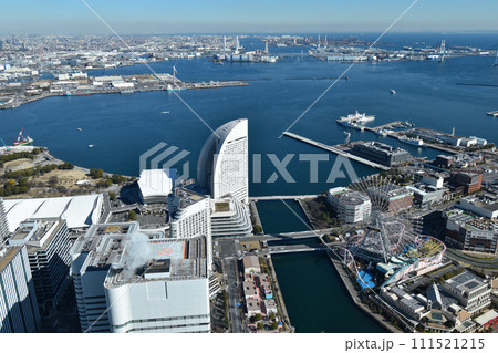 横花ランドマークタワーのスカイガーデンから眺める横浜港 横花ランドマークタワーのスカイガーデンから眺める横浜港 111521215