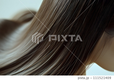 シルキーで健康的なロングブラックヘアを持つアジア人女性 シルキーで健康的なロングブラックヘアを持つアジア人女性 111521409