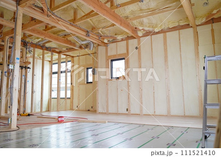 木造住宅の床暖房を設置したところ 111521410