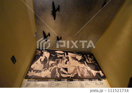 ゲルニカ平和博物館の展示 111521738
