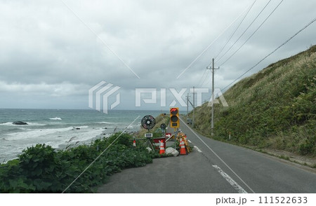 小泊から竜飛岬へ向う国道339号線工事中 111522633