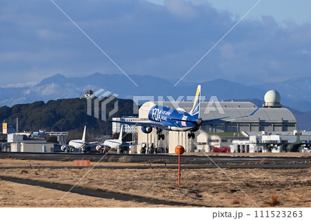 小牧城と名古屋空港 111523263