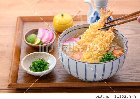 天ぷらうどん 海老天うどん 天ぷらうどん 海老天うどん 111523848