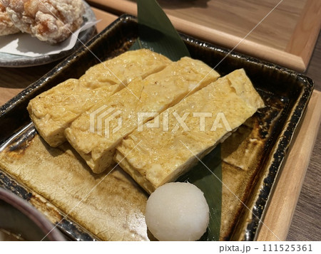 ふわふわジューシーなだし巻き卵 和食の卵料理 ふわふわジューシーなだし巻き卵 和食の卵料理 111525361
