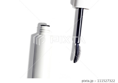 white packaging for mascara, mascara brush isolated on white or transparent png background flat lay white packaging for mascara, mascara brush isolated on white or transparent png background flat lay 111527322