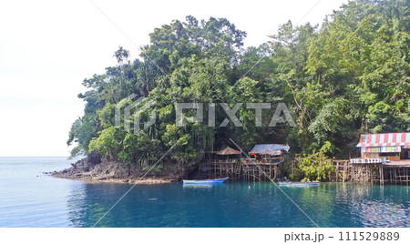 beautiful views of floating villages in Maluku 111529889