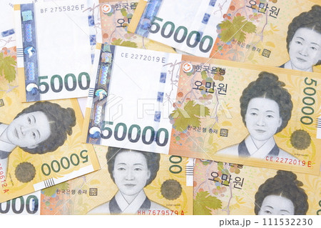 韓国の通貨、ウォンKRWの紙幣(5万ウォン) 韓国の通貨、ウォンKRWの紙幣(5万ウォン) 111532230