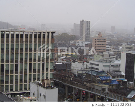 豊田市市街地の降雪風景 豊田市市街地の降雪風景 111532952