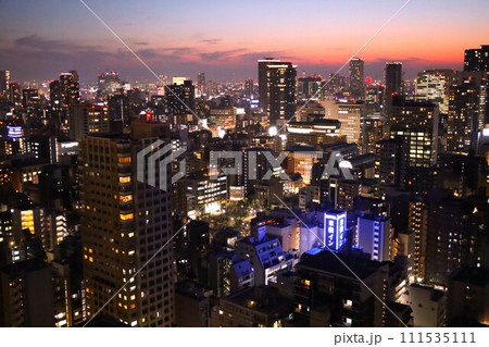 大阪、大阪市、タワーマンション、タワマン、夜景、街の夜景、トワイライト、 大阪、大阪市、タワーマンション、タワマン、夜景、街の夜景、トワイライト、 111535111