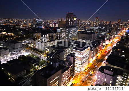大阪、大阪市、タワーマンション、タワマン、夜景、街の夜景、トワイライト、 大阪、大阪市、タワーマンション、タワマン、夜景、街の夜景、トワイライト、 111535114