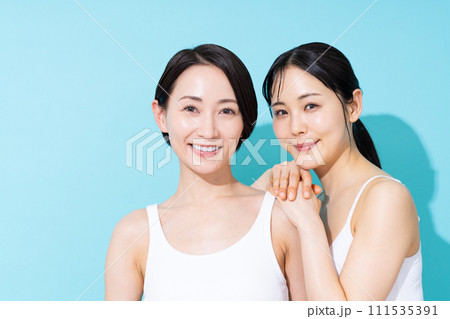 ミドルの女性のビューティ ミドルの女性のビューティ 111535391