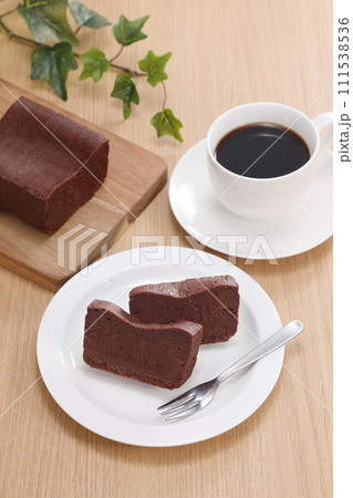 美味しそうなテリーヌショコラ 111538536