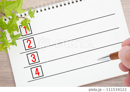 リストとボールペン 111539122