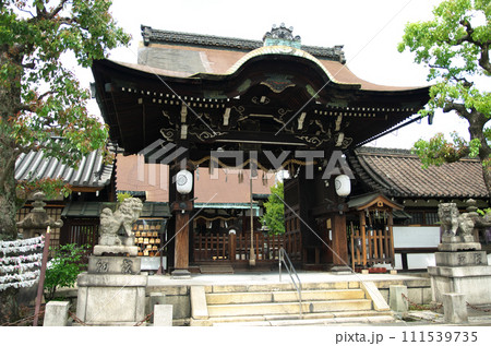 春の六孫王神社を訪れる 111539735