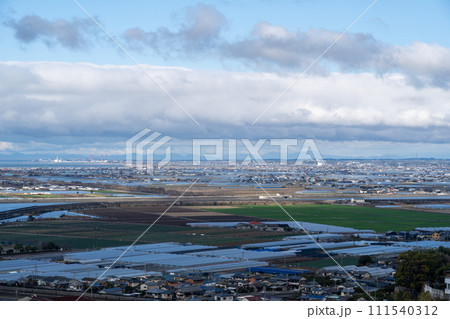 熊本県の天水みかん山から見た有明海 熊本県の天水みかん山から見た有明海 111540312