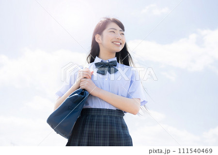 メインビジュアルにも!春や夏期講習のイメージに使いやすい学生さん メインビジュアルにも!春や夏期講習のイメージに使いやすい学生さん 111540469