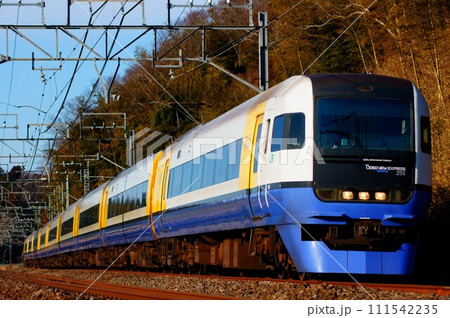 朝日を浴びる列車: 特急しおさい1号の編成写真 朝日を浴びる列車: 特急しおさい1号の編成写真 111542235