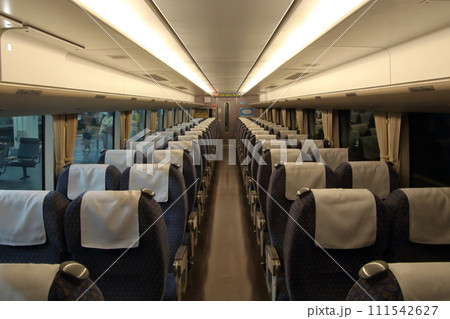 特急サンダーバード号（電車内：683系電車） 111542627