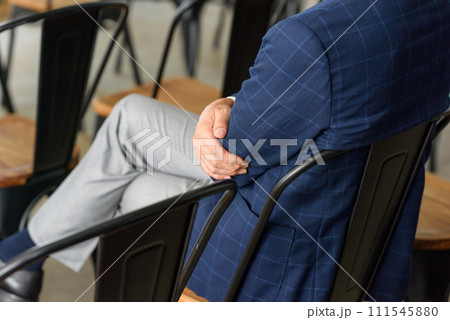 ミドルエイジのビジネスパーソンのポートレート ミドルエイジのビジネスパーソンのポートレート 111545880