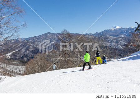 かたしな高原スキー場から見る日光白根山 かたしな高原スキー場から見る日光白根山 111551989