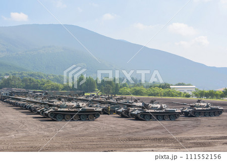 整列する陸上自衛隊74式戦車 整列する陸上自衛隊74式戦車 111552156