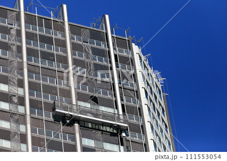 タワーマンションの移動式昇降足場　イメージ 111553054