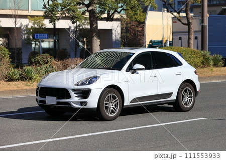 白いスポーツカー イメージ 白いスポーツカー イメージ 111553933