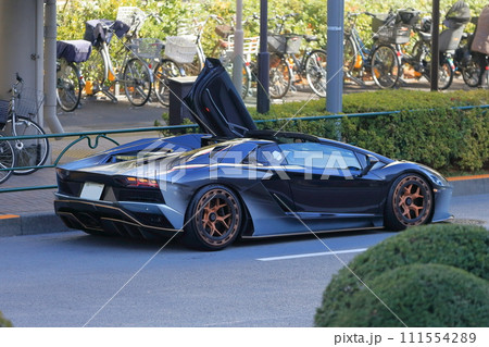 停車中のスポーツカー イメージ 停車中のスポーツカー イメージ 111554289