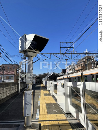 尾山台駅のホームのモニター 尾山台駅のホームのモニター 111559528