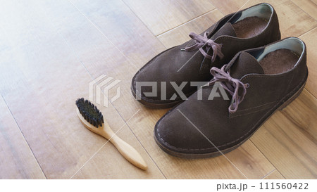 靴のお手入れ|スエードの靴とワイヤーブラシ 靴のお手入れ|スエードの靴とワイヤーブラシ 111560422