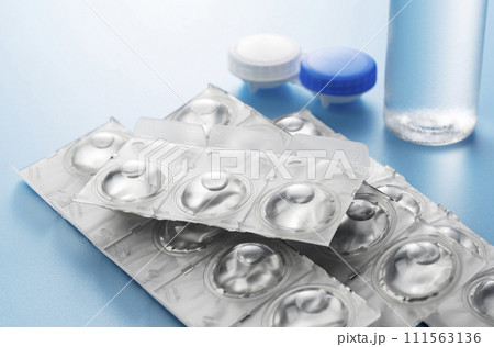 コンタクトレンズケース 111563136